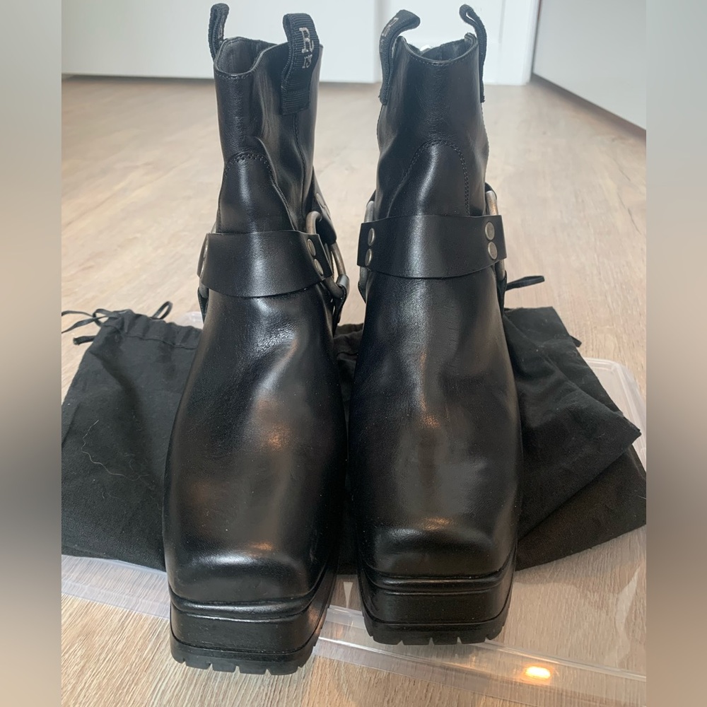R13 harness biker platform boots in size IT 37.